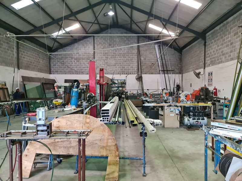 418m2 Factory / Warehouse  TO LET in Saxenburg Park, Blackheath. - Photo 10