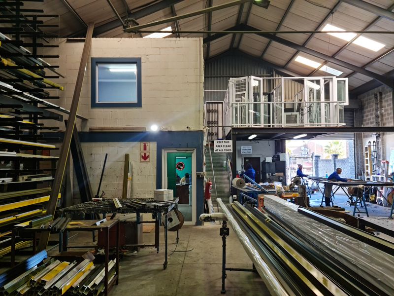 418m2 Factory / Warehouse  TO LET in Saxenburg Park, Blackheath. - Photo 7