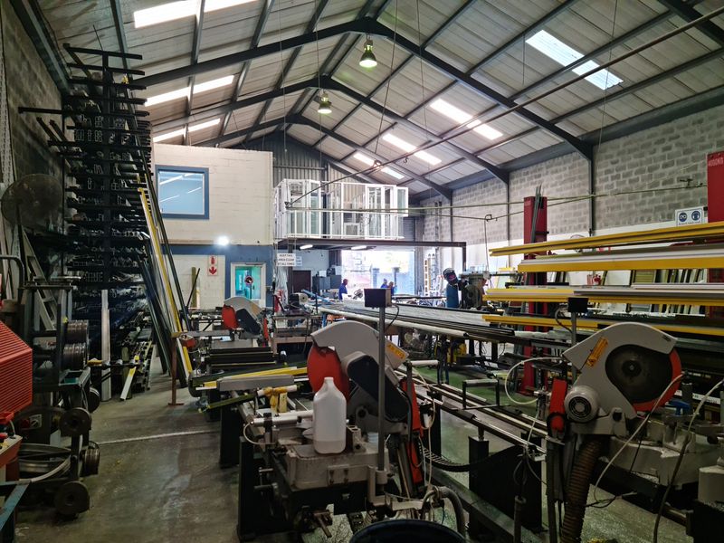 418m2 Factory / Warehouse  TO LET in Saxenburg Park, Blackheath. - Photo 6