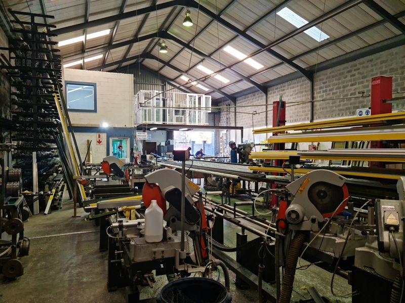 418m2 Factory / Warehouse  TO LET in Saxenburg Park, Blackheath. - Photo 4