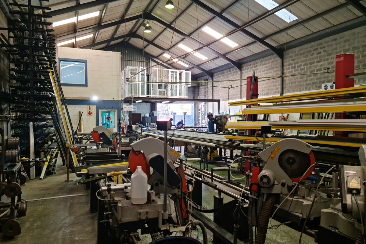 418m2 Factory / Warehouse  TO LET in Saxenburg Park, Blackheath. - Photo 4