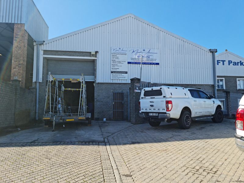 418m2 Factory / Warehouse  TO LET in Saxenburg Park, Blackheath. - Photo 2