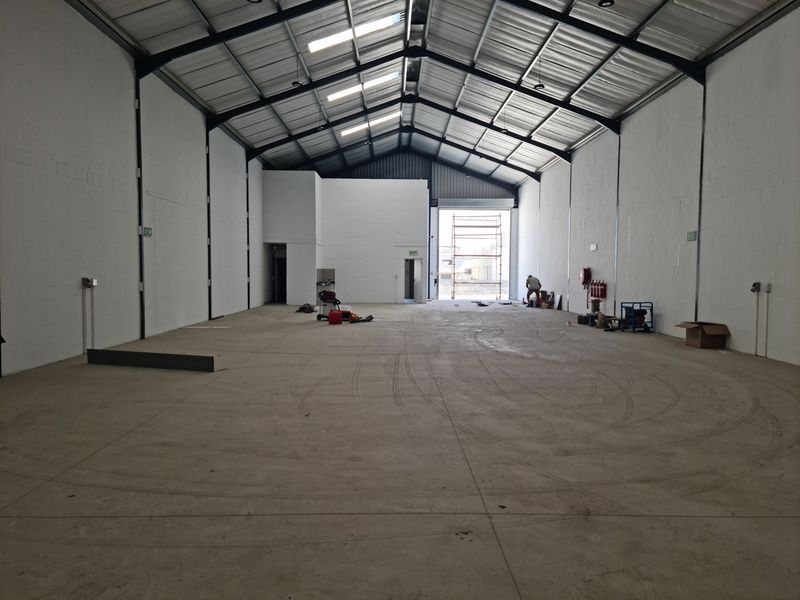 Modern Brand New 480m2 Industrial Warehouse To Let in Firgrove , Somerset West. - Photo 9