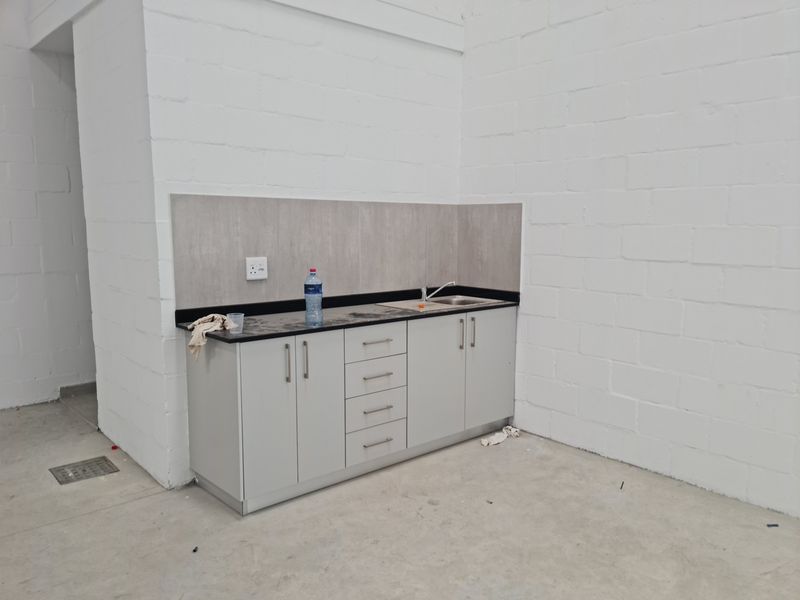 Modern Brand New 480m2 Industrial Warehouse To Let in Firgrove , Somerset West. - Photo 10