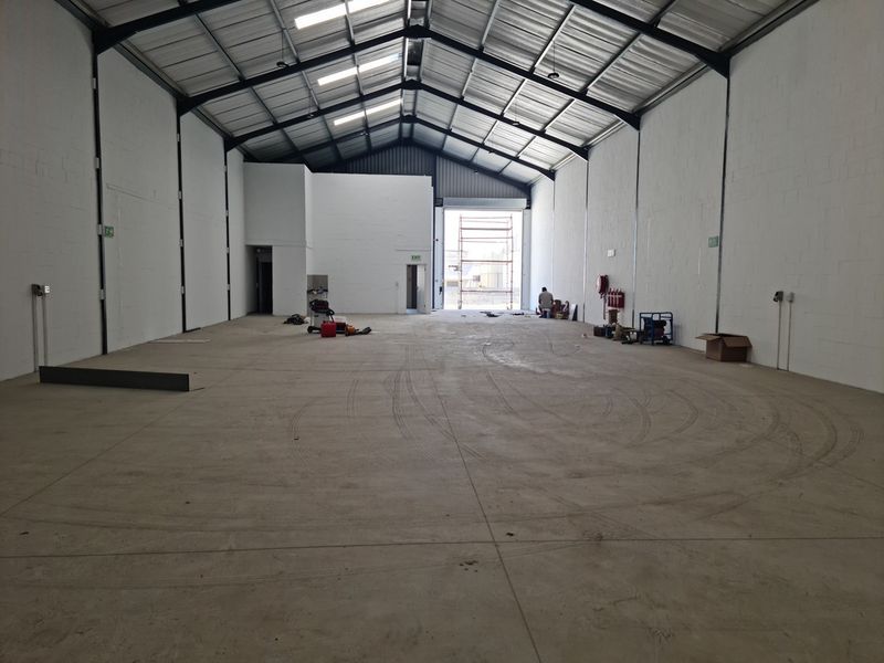 Modern Brand New 480m2 Industrial Warehouse To Let in Firgrove , Somerset West. - Photo 7