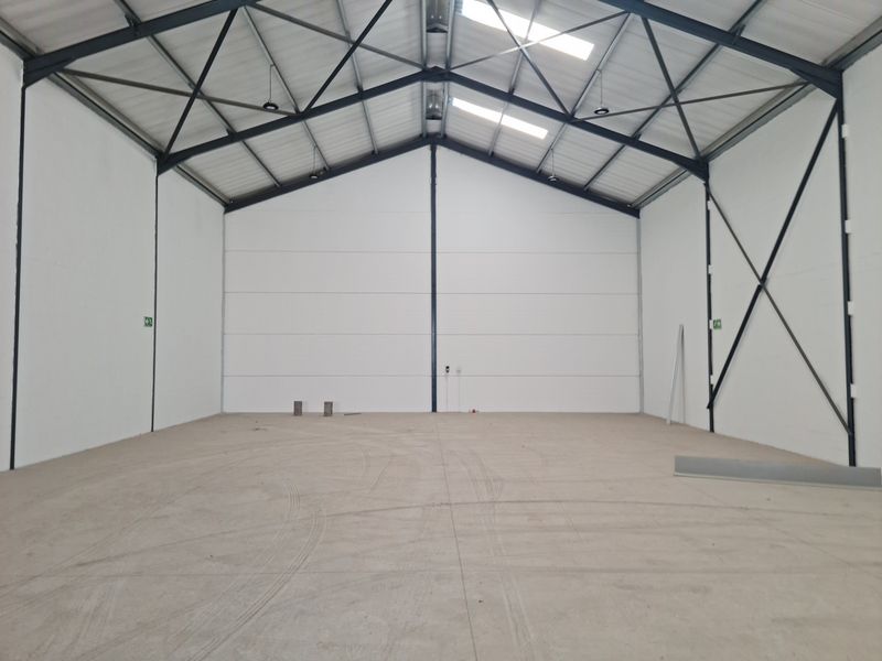 Modern Brand New 480m2 Industrial Warehouse To Let in Firgrove , Somerset West. - Photo 4