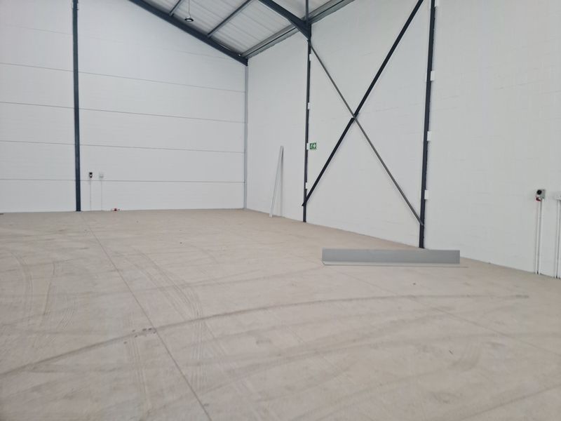 Modern Brand New 480m2 Industrial Warehouse To Let in Firgrove , Somerset West. - Photo 5