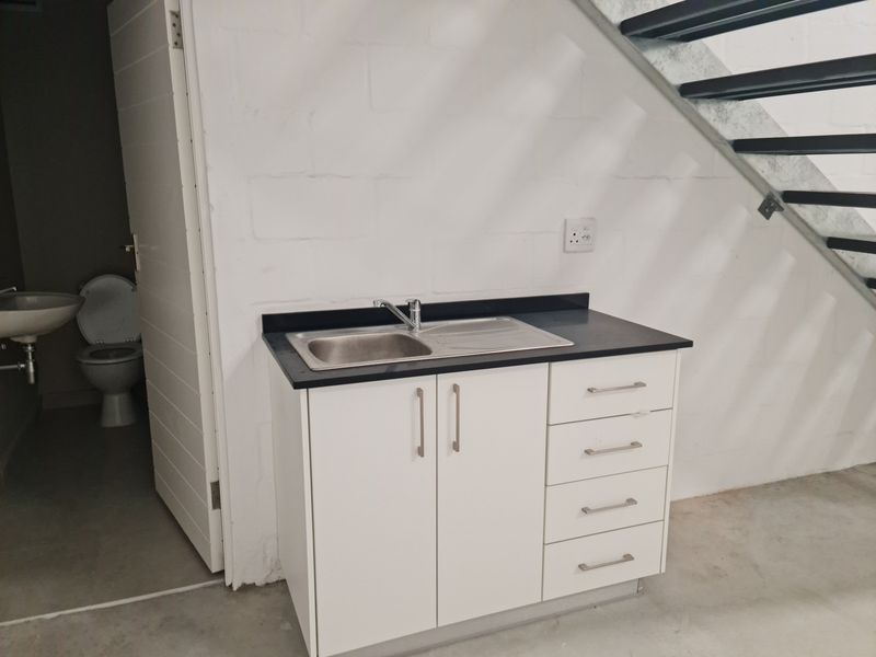 Industrial Warehouse For Sale in Firgrove , Somerset West - 244m2 - Photo 10