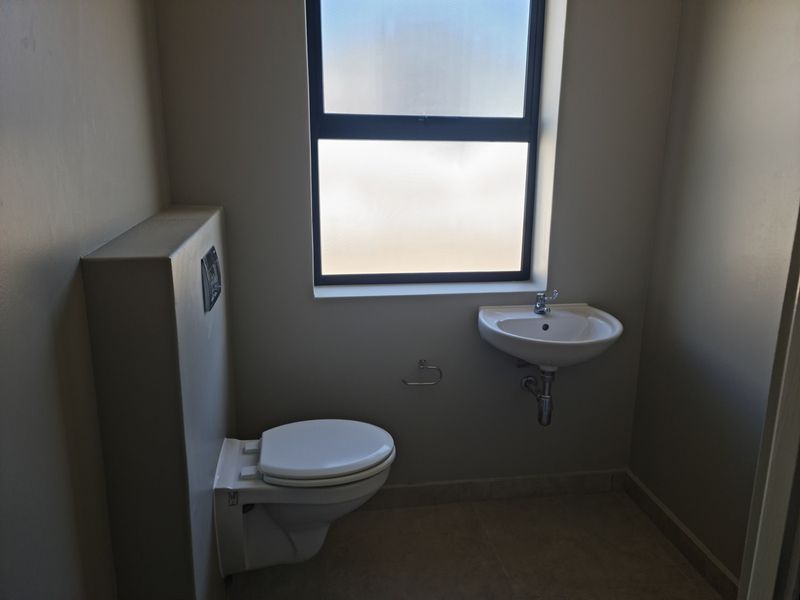 Industrial Warehouse For Sale in Firgrove , Somerset West - 244m2 - Photo 9