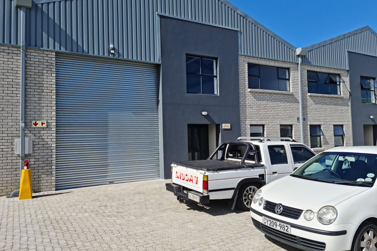 Industrial Warehouse For Sale in Firgrove , Somerset West - 244m2 - Photo 2
