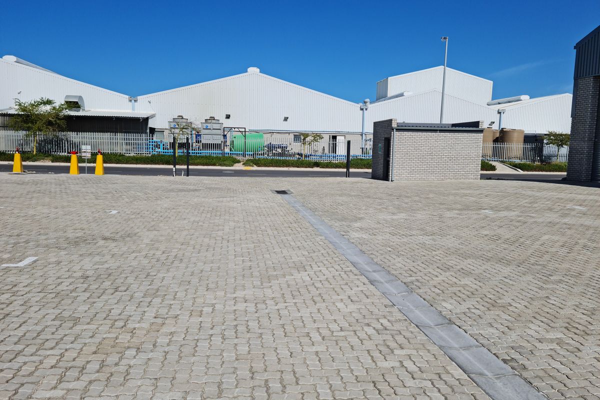 Industrial Warehouse For Sale in Firgrove , Somerset West - 244m2 - Photo 3