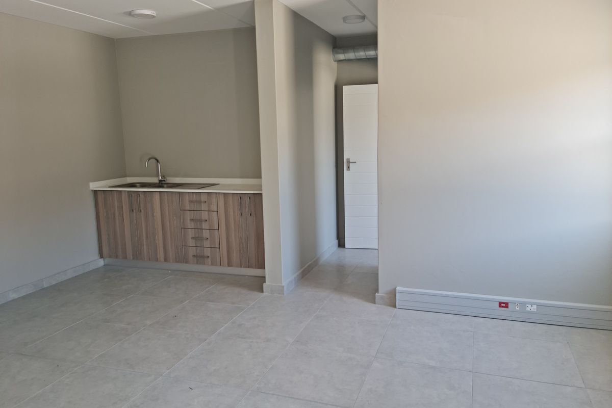 Industrial Warehouse For Sale in Firgrove , Somerset West - 244m2 - Photo 5