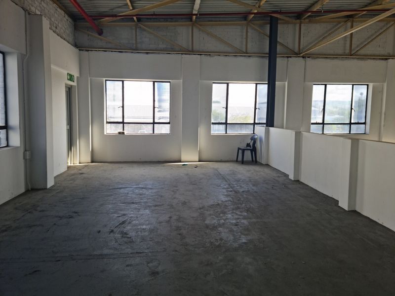 Prime 215m2 Industrial Unit / Storage To Let in Blackheath - Photo 8