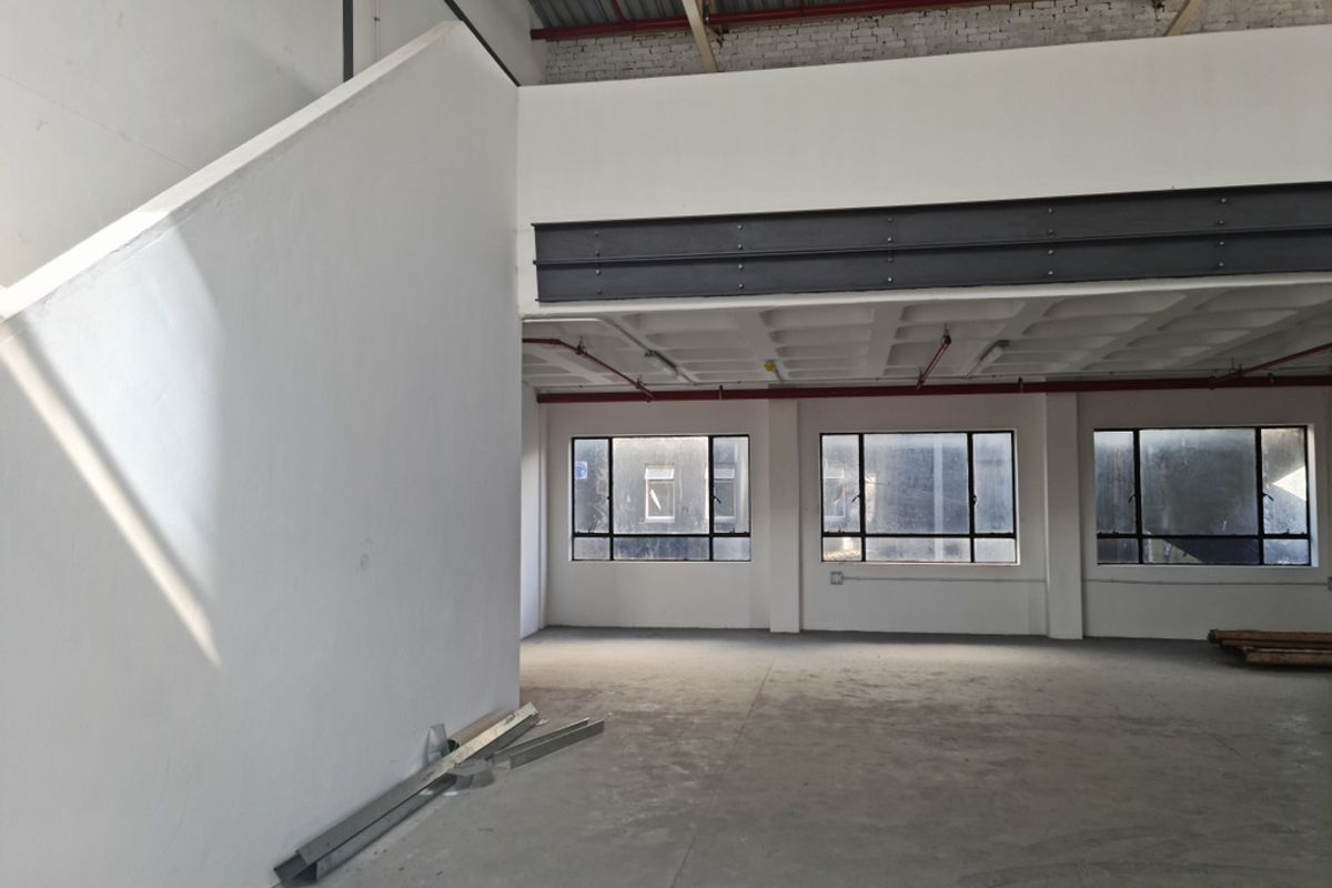 Prime 215m2 Industrial Unit / Storage To Let in Blackheath - Photo 5