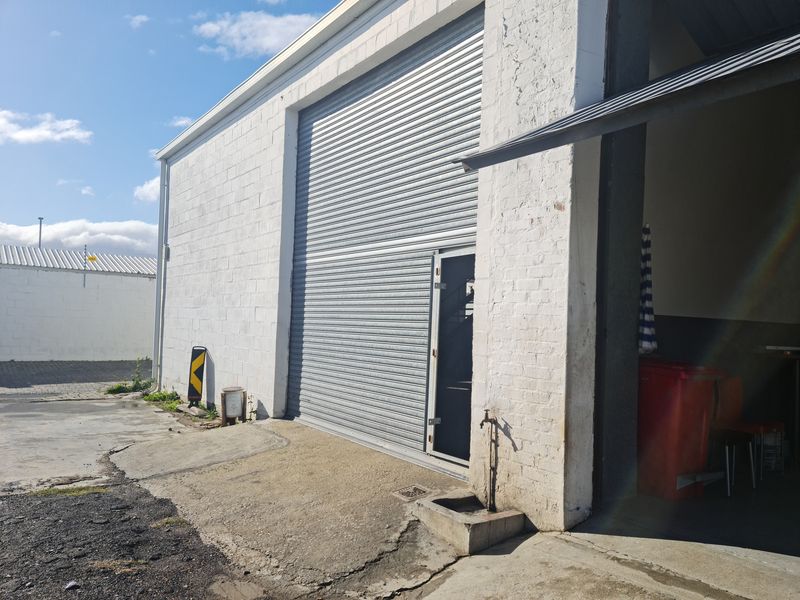 309m2 Industrial Warehouse To Let in the Strand @ R17980 excluding VAT - Photo 5