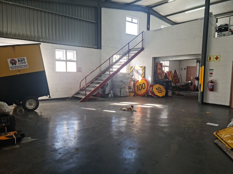 309m2 Industrial Warehouse To Let in the Strand @ R17980 excluding VAT - Photo 6