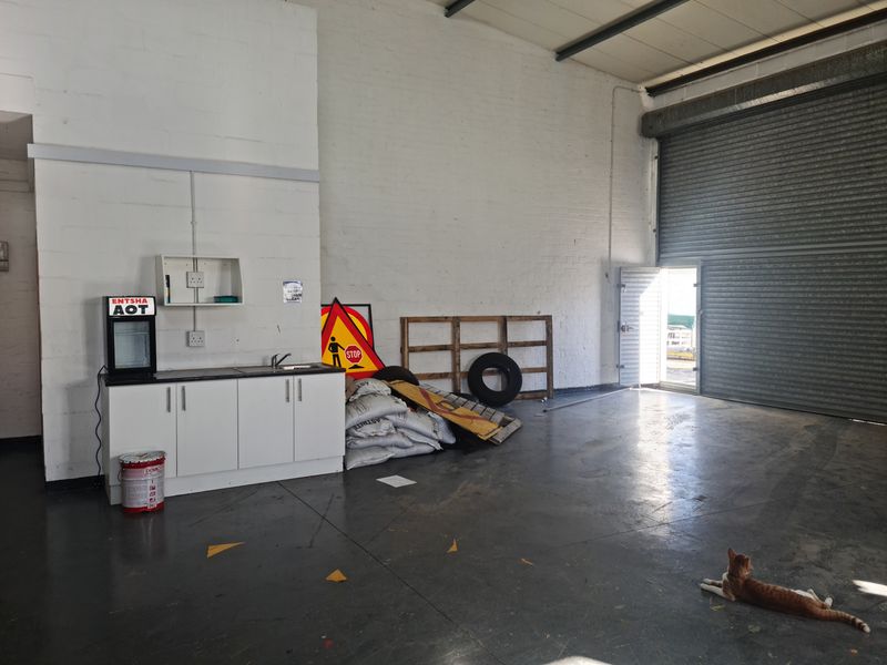 309m2 Industrial Warehouse To Let in the Strand @ R17980 excluding VAT - Photo 2