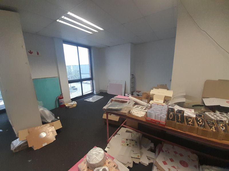 479m2 Industrial Factory Warehouse Unit To Let in Stikland @ R40 715.00  excluding VAT - Photo 10