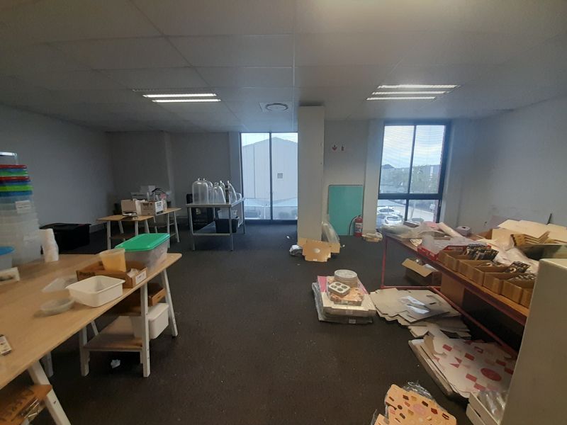 479m2 Industrial Factory Warehouse Unit To Let in Stikland @ R40 715.00  excluding VAT - Photo 8