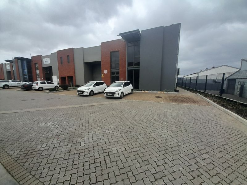 479m2 Industrial Factory Warehouse Unit To Let in Stikland @ R40 715.00  excluding VAT - Photo 2