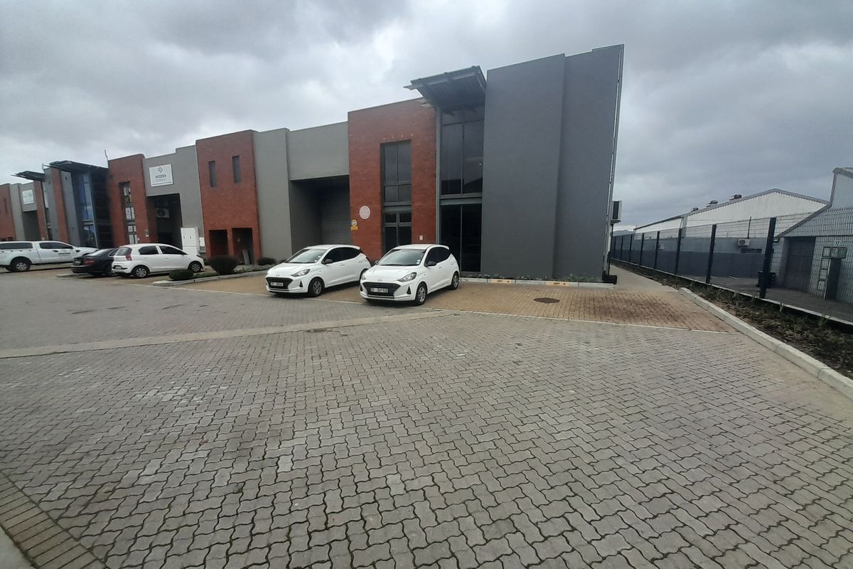 479m2 Industrial Factory Warehouse Unit To Let in Stikland @ R40 715.00  excluding VAT - Photo 2