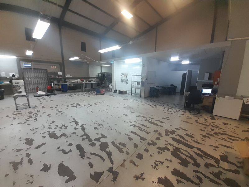 479m2 Industrial Factory Warehouse Unit To Let in Stikland @ R40 715.00  excluding VAT - Photo 4