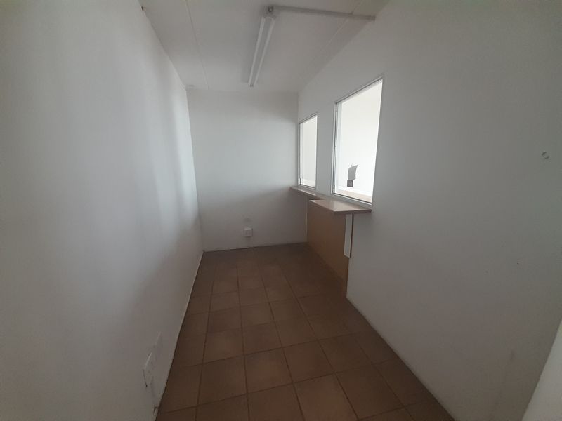 520m2 Industrial Warehouse TO LET in Bellville South Industria, @R33 800.00 excl VAT - Photo 8