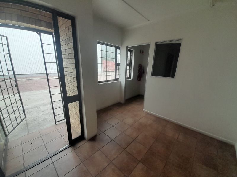 520m2 Industrial Warehouse TO LET in Bellville South Industria, @R33 800.00 excl VAT - Photo 4