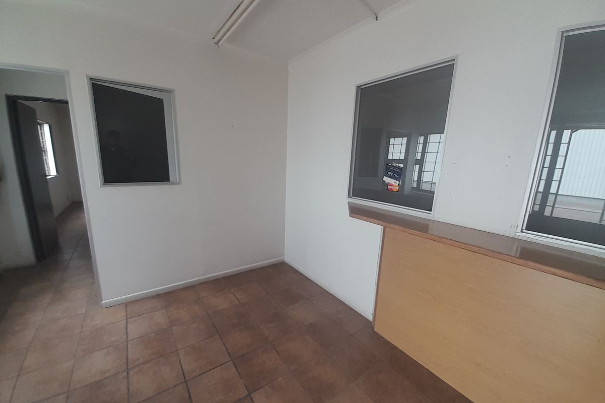 520m2 Industrial Warehouse TO LET in Bellville South Industria, @R33 800.00 excl VAT - Photo 5