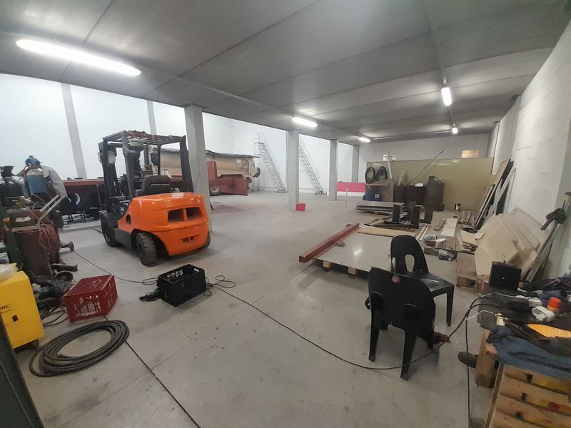 608m2 Industrial Unit To Let in Stikland @ R49 856.00 excluding VAT - Photo 9