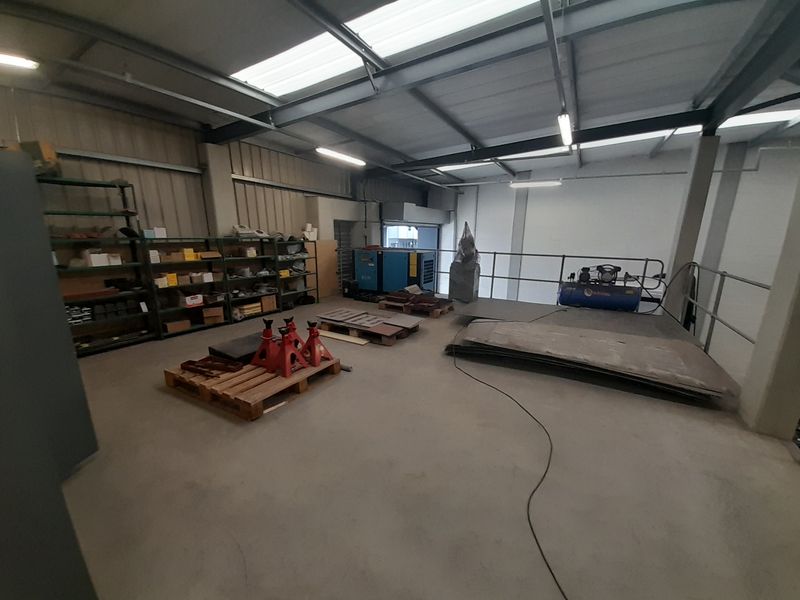 608m2 Industrial Unit To Let in Stikland @ R49 856.00 excluding VAT - Photo 6