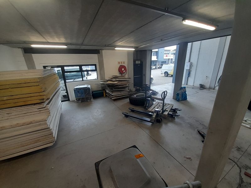 608m2 Industrial Unit To Let in Stikland @ R49 856.00 excluding VAT - Photo 10