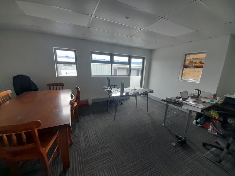 608m2 Industrial Unit To Let in Stikland @ R49 856.00 excluding VAT - Photo 7