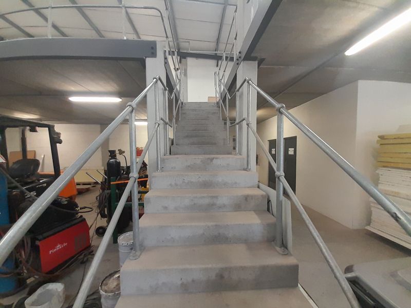 608m2 Industrial Unit To Let in Stikland @ R49 856.00 excluding VAT - Photo 3
