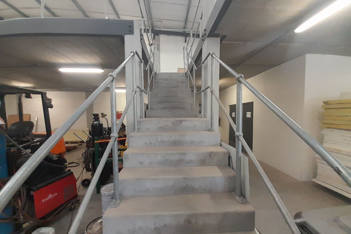 608m2 Industrial Unit To Let in Stikland @ R49 856.00 excluding VAT - Photo 3