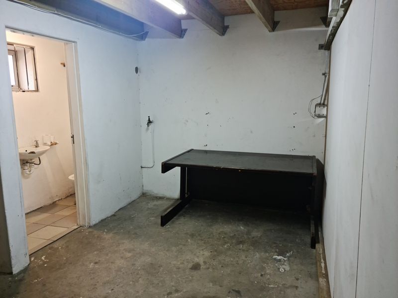 150m2 Storage / Industrial Unit  TO LET in Saxenburg Park, Blackheath. - Photo 6