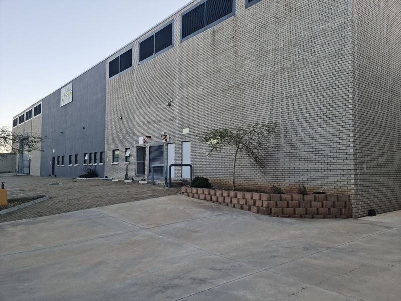 Prime 5130 m2 Warehouse available To Let - Next to the N2 in Asla Park, Strand - Photo 6