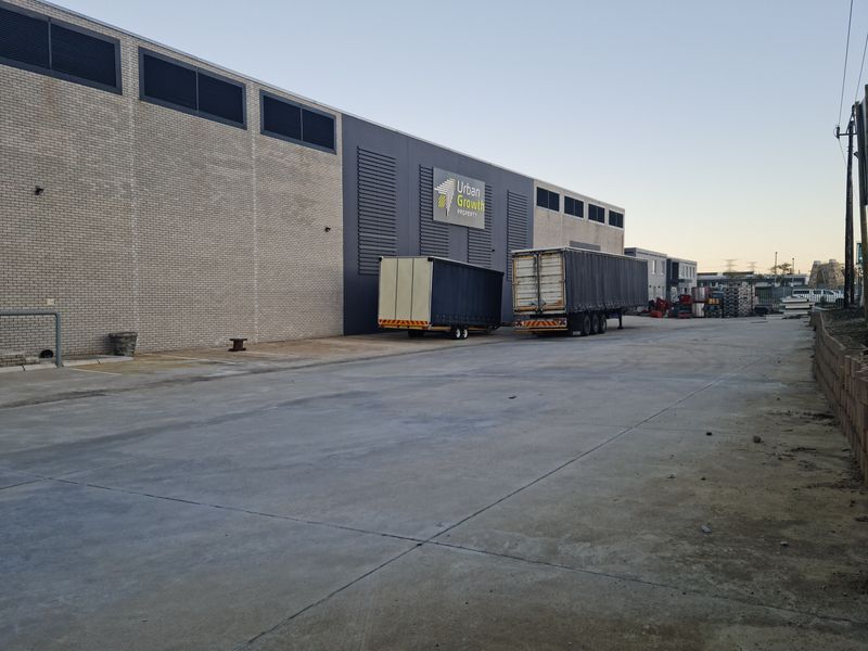 Prime 5130 m2 Warehouse available To Let - Next to the N2 in Asla Park, Strand - Photo 7