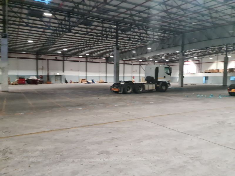 Prime 5130 m2 Warehouse available To Let - Next to the N2 in Asla Park, Strand - Photo 2