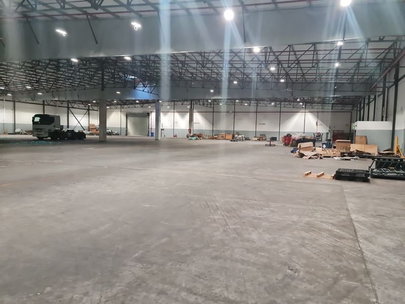 Prime 5130 m2 Warehouse available To Let - Next to the N2 in Asla Park, Strand - Photo 3