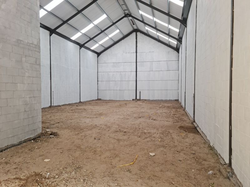 Brand New Modern 318m2 Industrial Warehouse To Let in Firgrove , Somerset West. - Photo 9