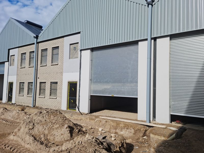 Brand New Modern 318m2 Industrial Warehouse To Let in Firgrove , Somerset West. - Photo 6