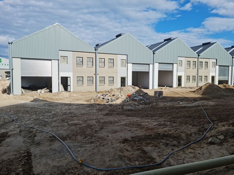 Brand New Modern 318m2 Industrial Warehouse To Let in Firgrove , Somerset West. - Photo 5