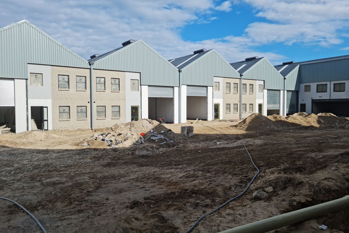 Brand New Modern 318m2 Industrial Warehouse To Let in Firgrove , Somerset West. - Photo 4