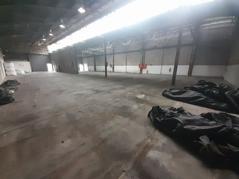 659m2 Industrial Factory Warehouse To Let in the Brackenfell @ R 39 540.00  excluding VAT - Photo 6