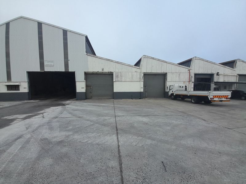 659m2 Industrial Factory Warehouse To Let in the Brackenfell @ R 39 540.00  excluding VAT - Photo 2