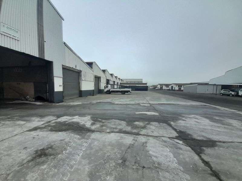 659m2 Industrial Factory Warehouse To Let in the Brackenfell @ R 39 540.00  excluding VAT - Photo 4