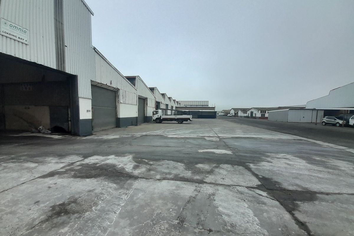659m2 Industrial Factory Warehouse To Let in the Brackenfell @ R 39 540.00  excluding VAT - Photo 4