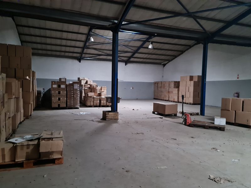 422m2 Factory Warehouse TO LET in the Strand - Photo 9