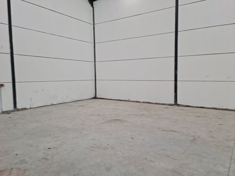 370m2 Industrial Warehouse To Let in Firgrove , Somerset West - Brand New - Photo 7